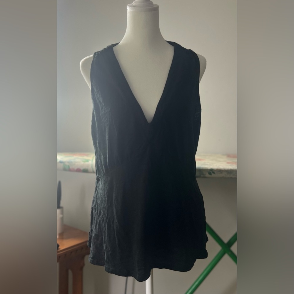 Banana Republic Sleeveless shirt